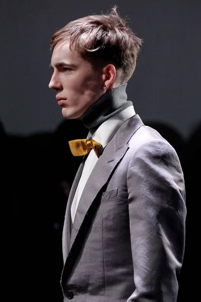 Look 50